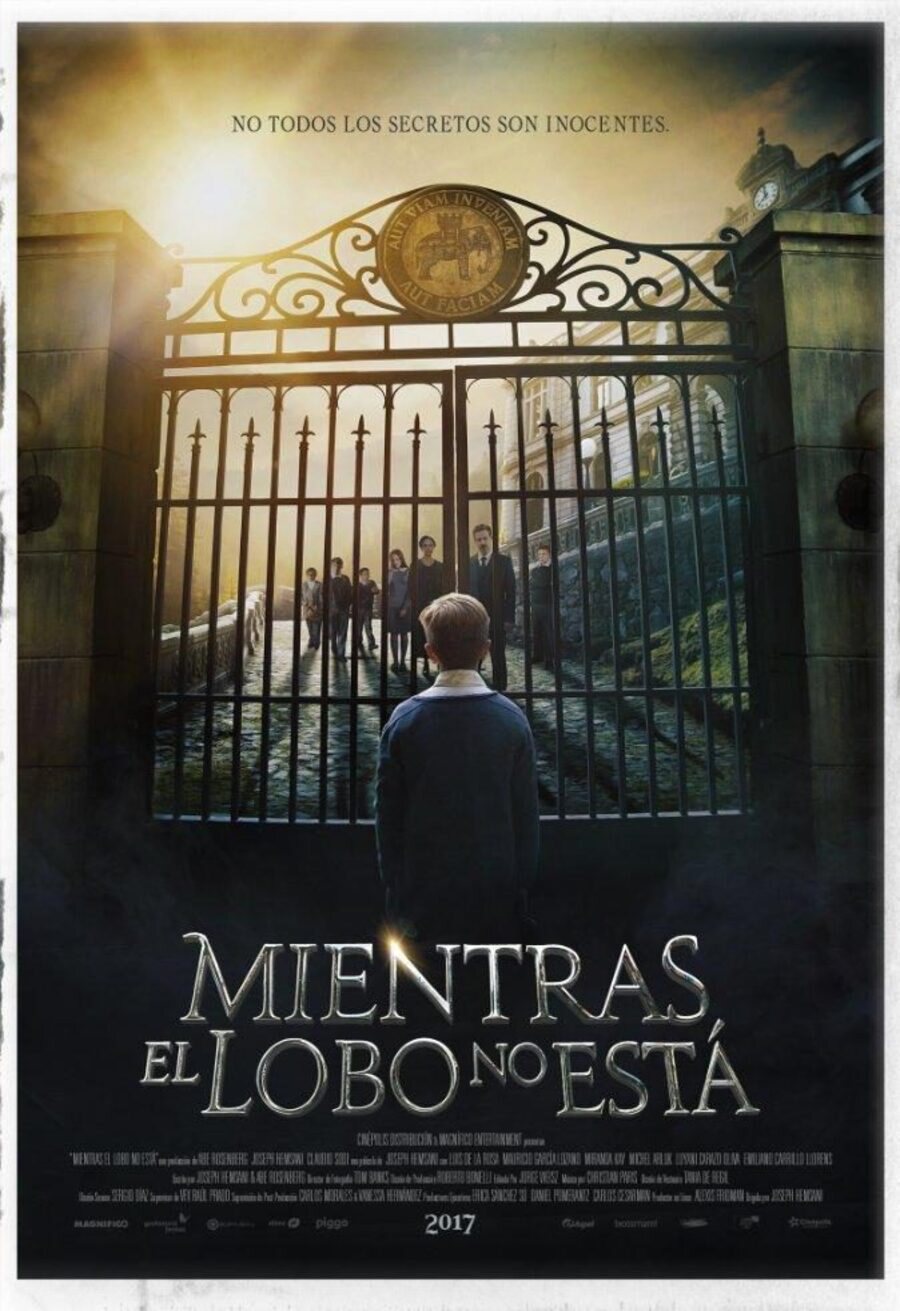 Poster of While The Wolf's Away - México #2