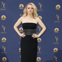 Kate McKinnon at the Emmys 2018 red carpet