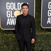 Mario Lopez at the Golden Globes 2019 red carpet