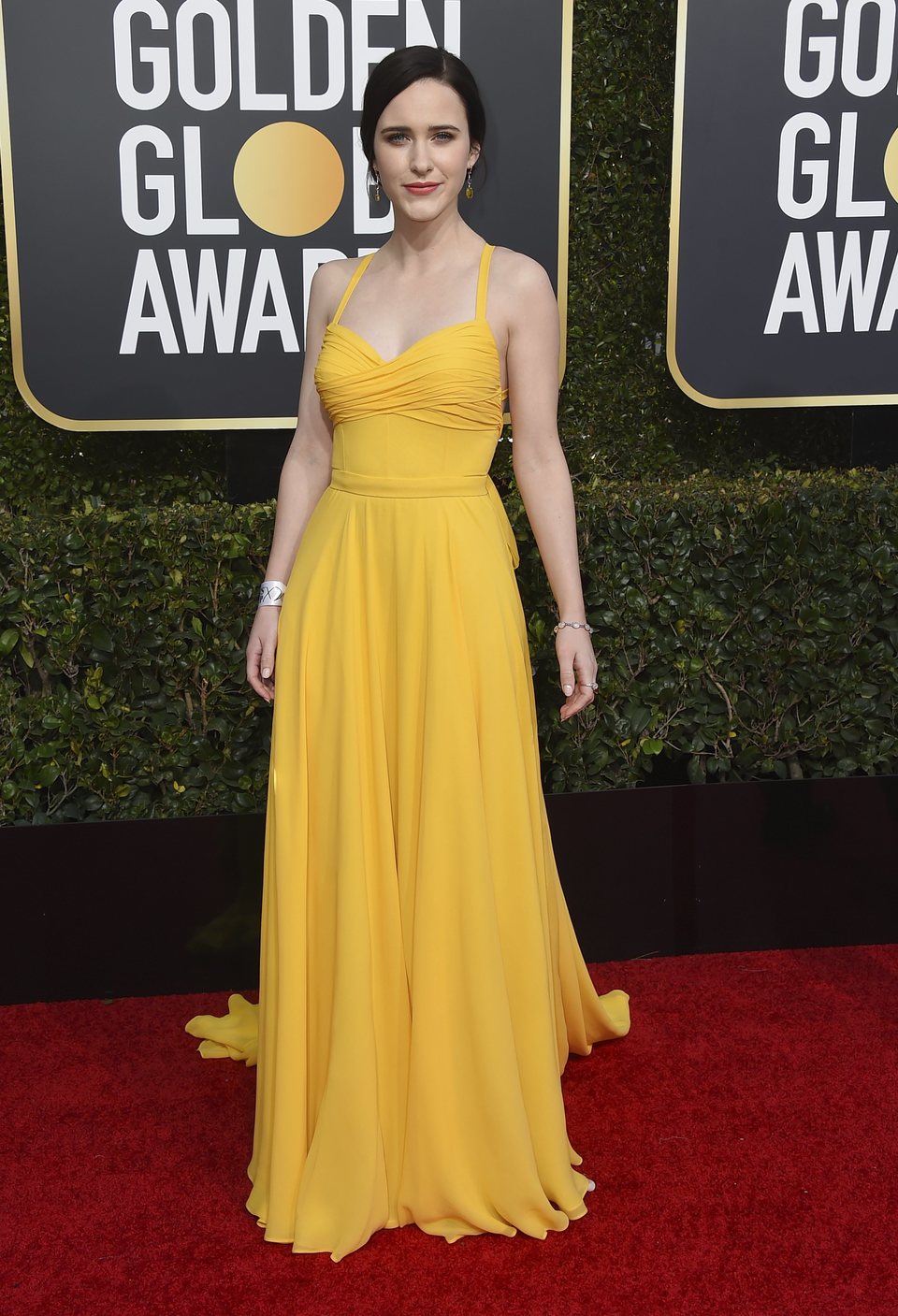 Rachel Brosnahan at the Golden Globes 2019 red carpet