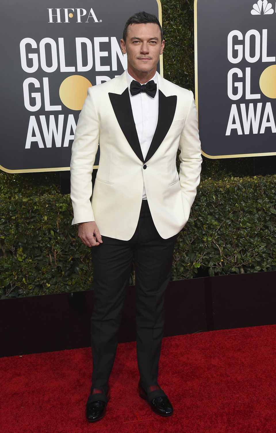 Luke Evans on the red carpet at the Golden Globes 2019