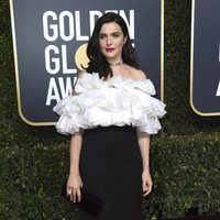 Rachel Weisz at the Golden Globes 2019 red carpet