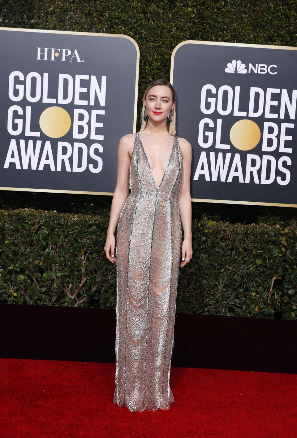 Saoirse Ronan at the Golden Globes 2019 red carpet