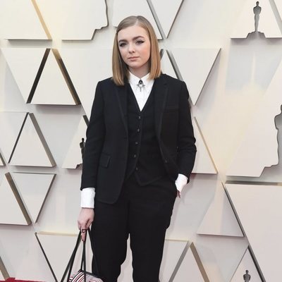 Elsie Fisher at the Oscars 2019 red carpet