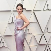 Emilia Clarke at the Oscars 2019 red carpet