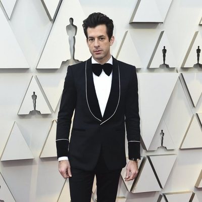 Mark Ronson on the red carpet at the 2019 Oscars