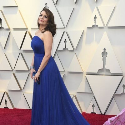 Tina Fey on the red carpet at the 2019 Oscars