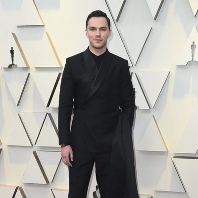 Nicholas Hoult at the Oscars 2019 red carpet