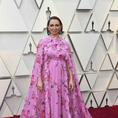 Maya Rudolph on the red carpet at the 2019 Oscars