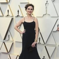 Emily Deschanel on the red carpet at the 2019 Oscars