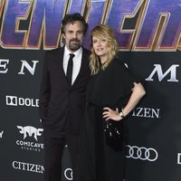 Mark Ruffalo and Sunrise Coigney on the red carpet of 'Avengers: Endgame'