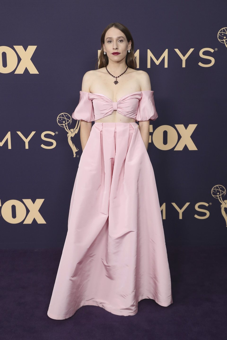 Sarah Sutherland at the Emmy 2019 red carpet