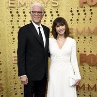 Ted Danson y Mary Steenburgen at the Emmy 2019 red carpet