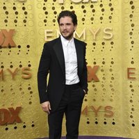 Kit Harrington at the Emmy 2019 red carpet