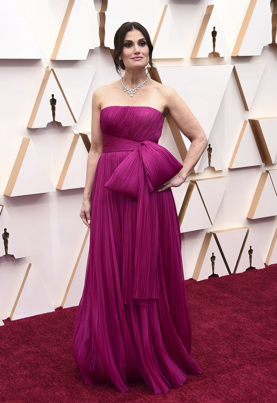 Idina Menzel at the Oscars 2020 red carpet