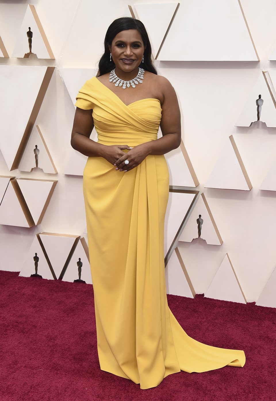 Mindy Kaling at the 2020 Oscar Awards red carpet