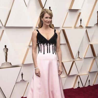 Laura Dern at the Oscar 2020 red carpet