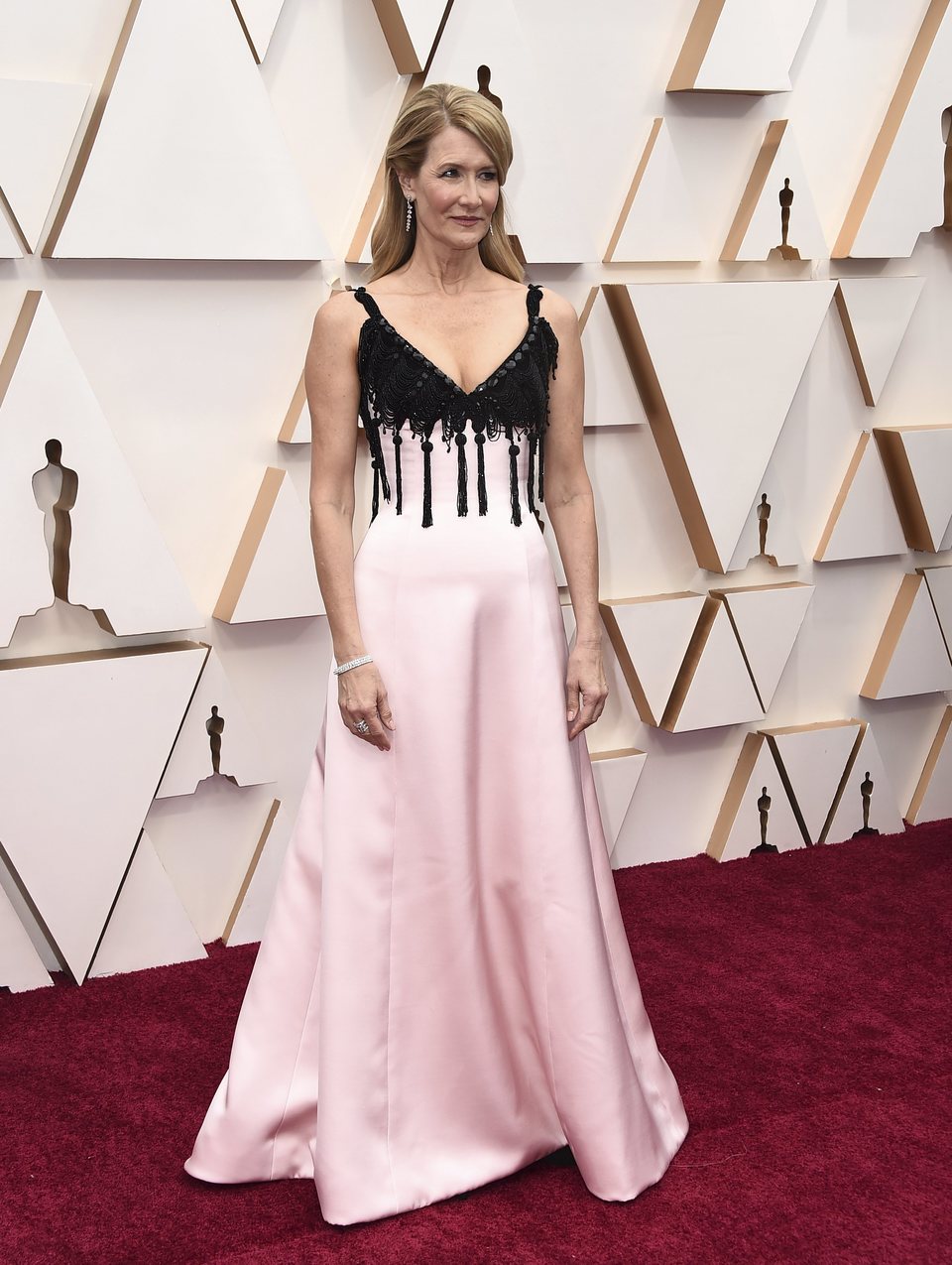 Laura Dern at the Oscar 2020 red carpet