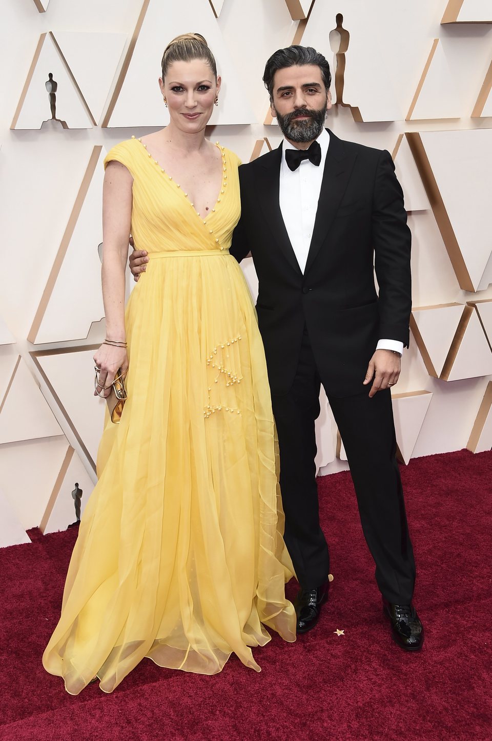 Oscar Isaac on the red carpet at the 2020 Oscar Awards