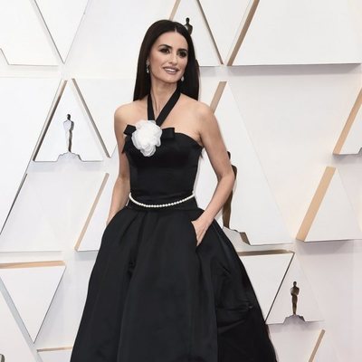 Penélope Cruz at the Oscar 2020 red carpet