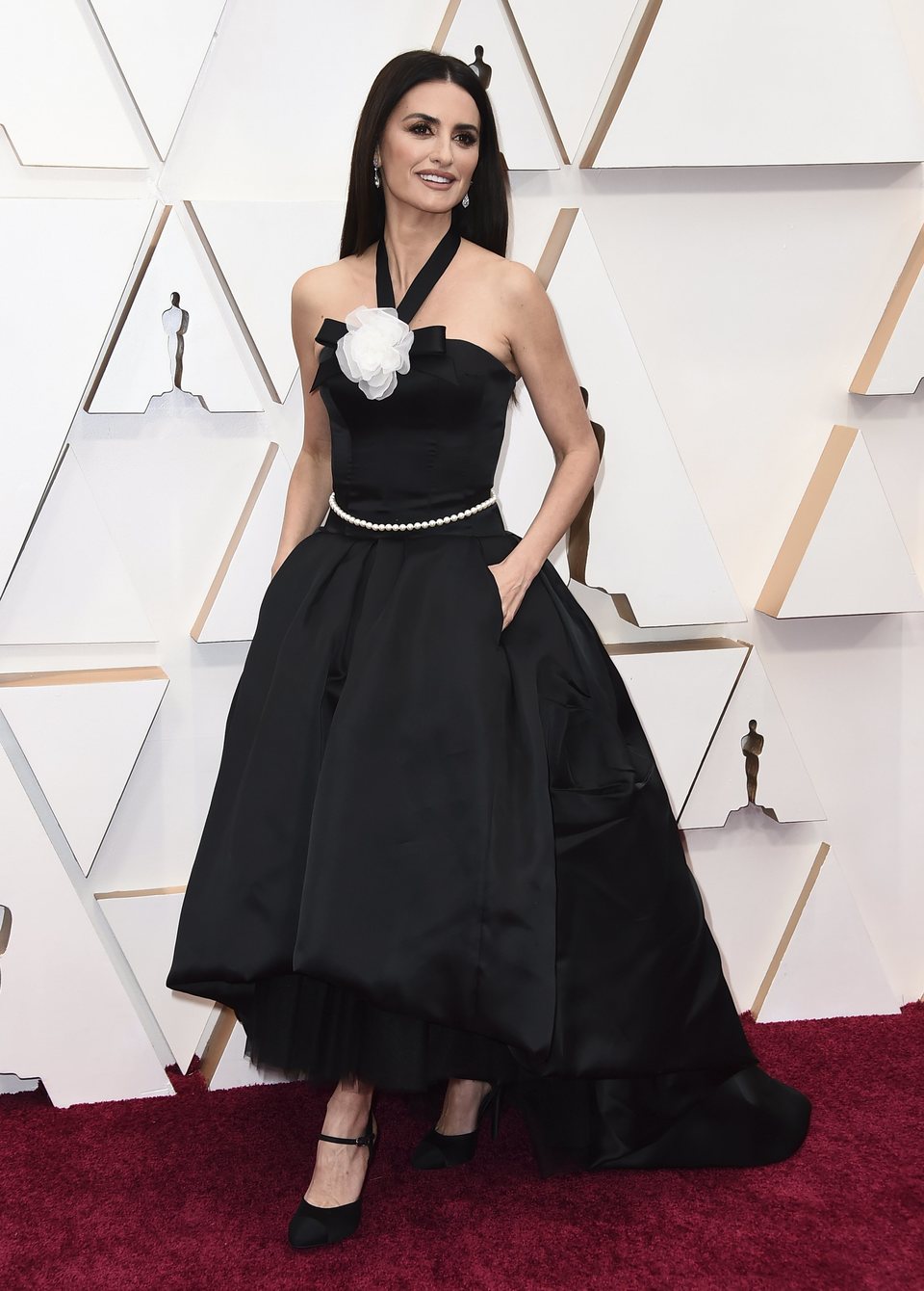 Penélope Cruz at the Oscar 2020 red carpet