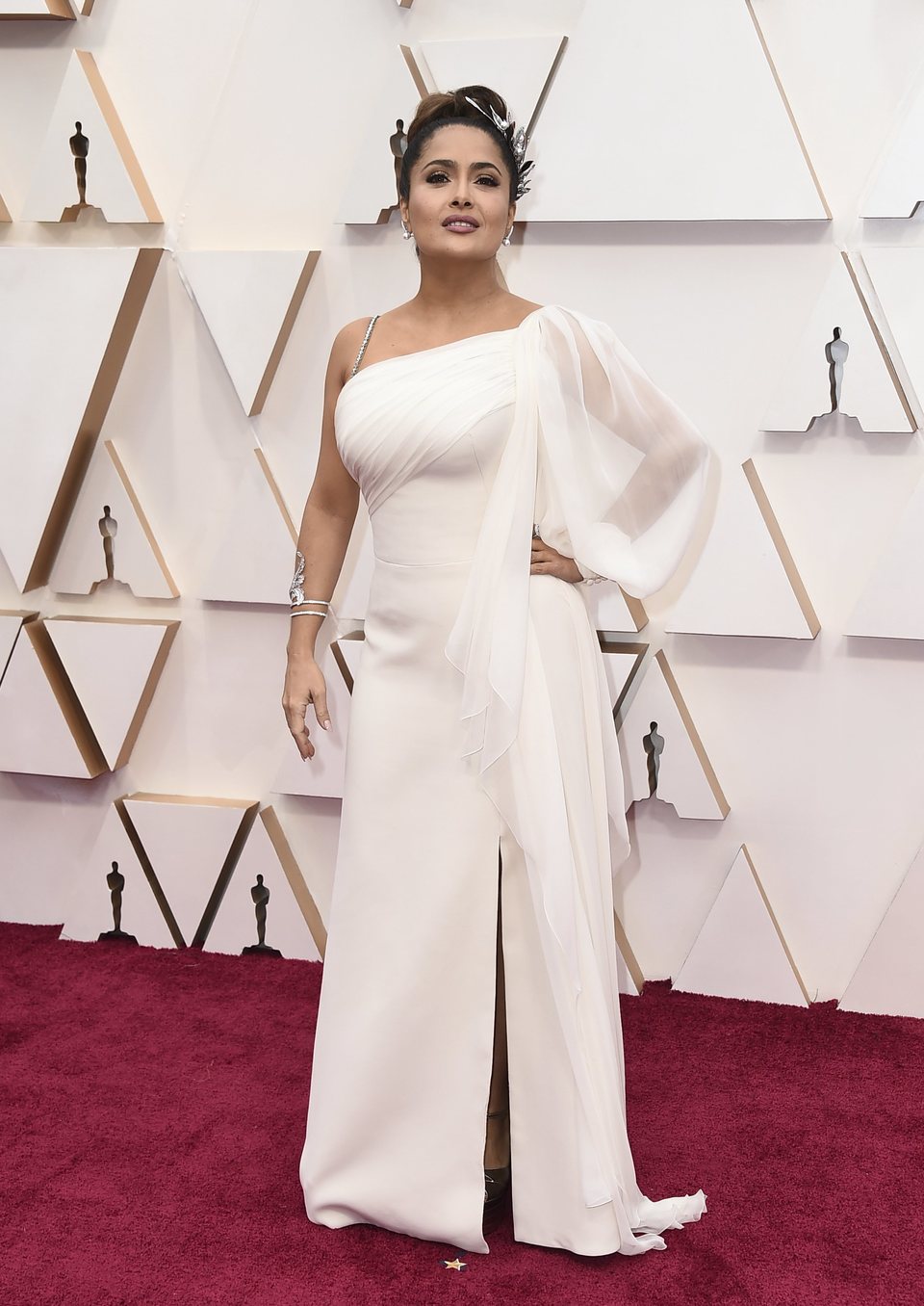 Salma Hayek at the Oscar 2020 red carpet