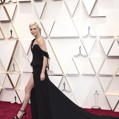 Charlize Theron on the red carpet at the 2020 Oscar Awards