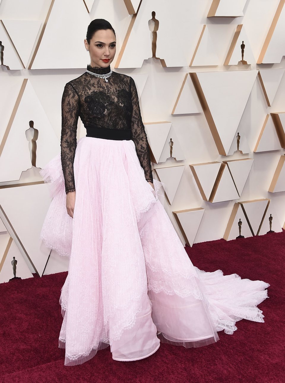 Gal Gadot at the Oscar 2020 red carpet