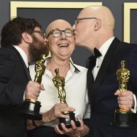 Steven Bognar, Julia Reichert and Jeff Reichert with their Oscar for Best Documentary Film