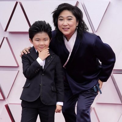 Alan Kim at the Oscars 2021 red carpet