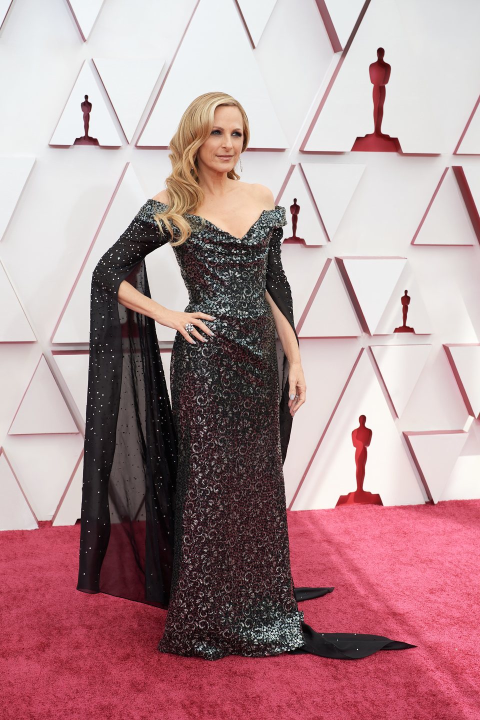 Marlee Matlin at the Oscars 2021 red carpet