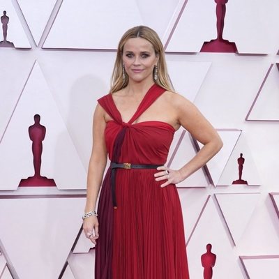 Reese Witherspoon  at the Oscars 2021 red carpet