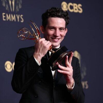 Josh O'Connor, winner of the Emmy 2021 for best actor in a drama series