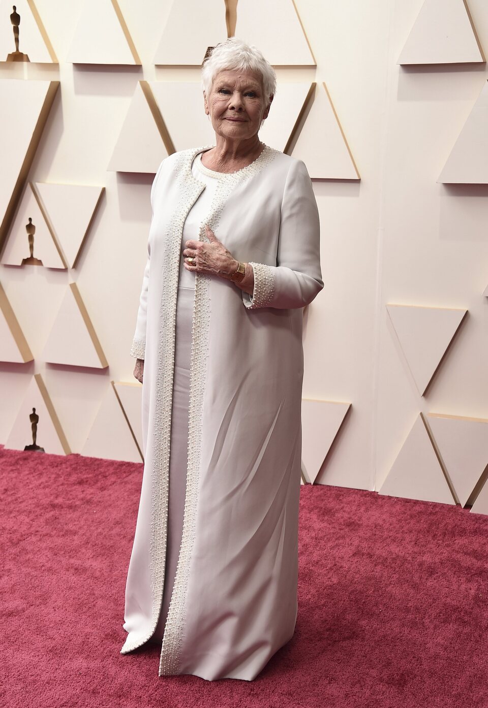 Judi Dench at the Oscars 2022 red carpet