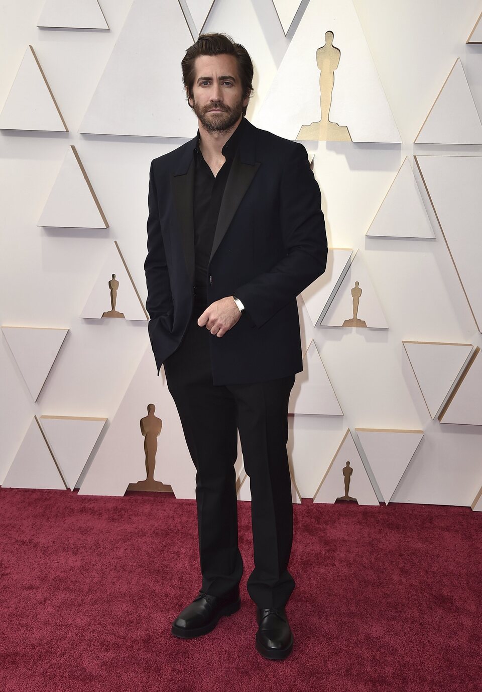 Jake Gyllenhaal at the Oscars 2022 red carpet