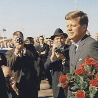 Foto de 'JFK Revisited: Through the Looking Glass'