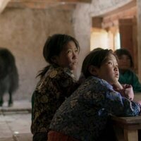 Lunana: A Yak in the Classroom