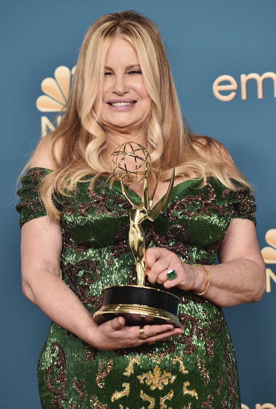 Jennifer Coolidge Emmy 2022 Winner