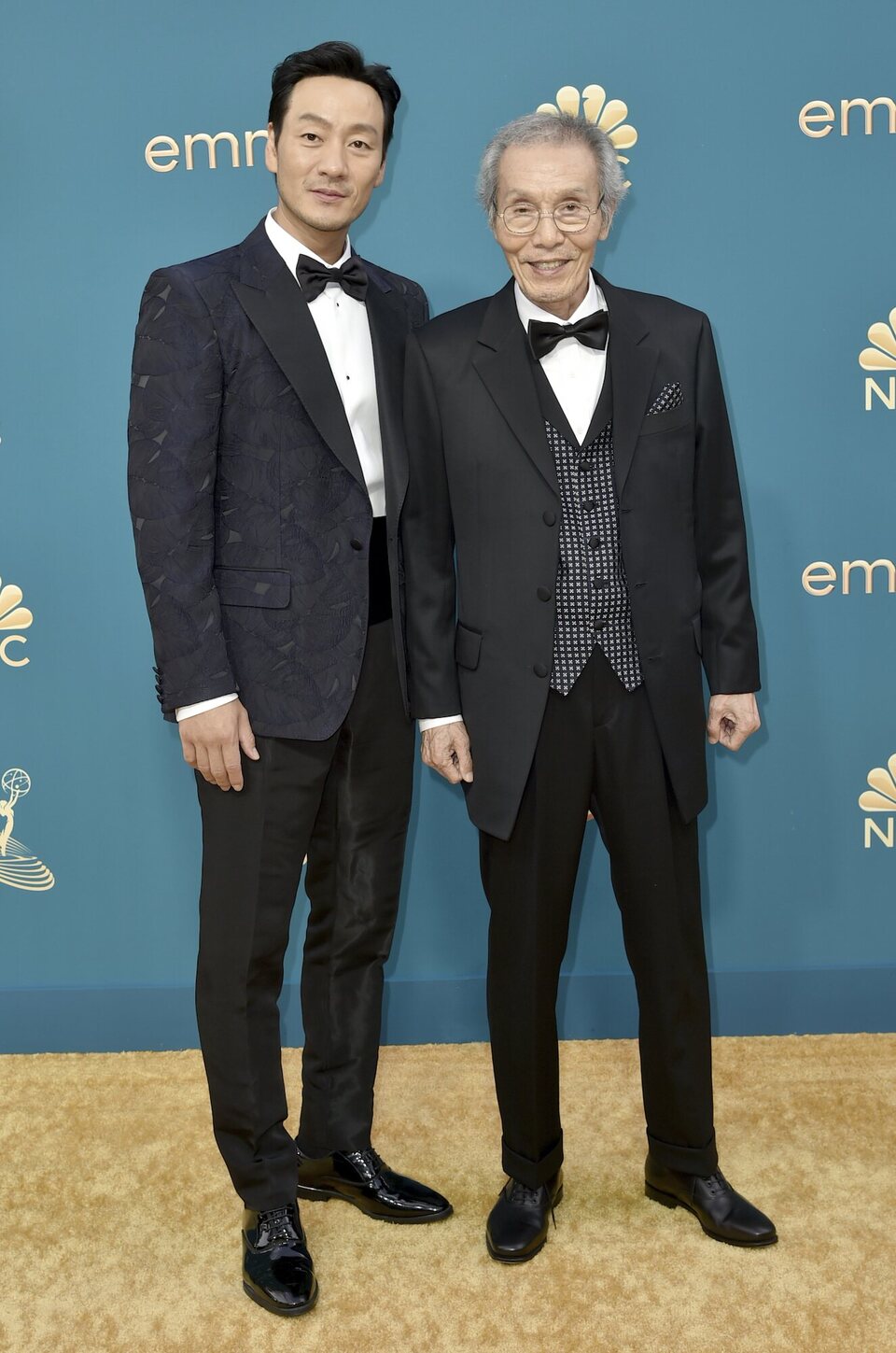 Oh Yeong-su y Lee Jung-jae at the 2022 Emmys Red Carpet