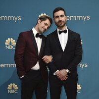 Brett Goldstein and Phil Dunster at the 2022 Emmy Awards Red Carpet