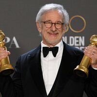 Steven Spielberg poses with his Golden Globes 2023