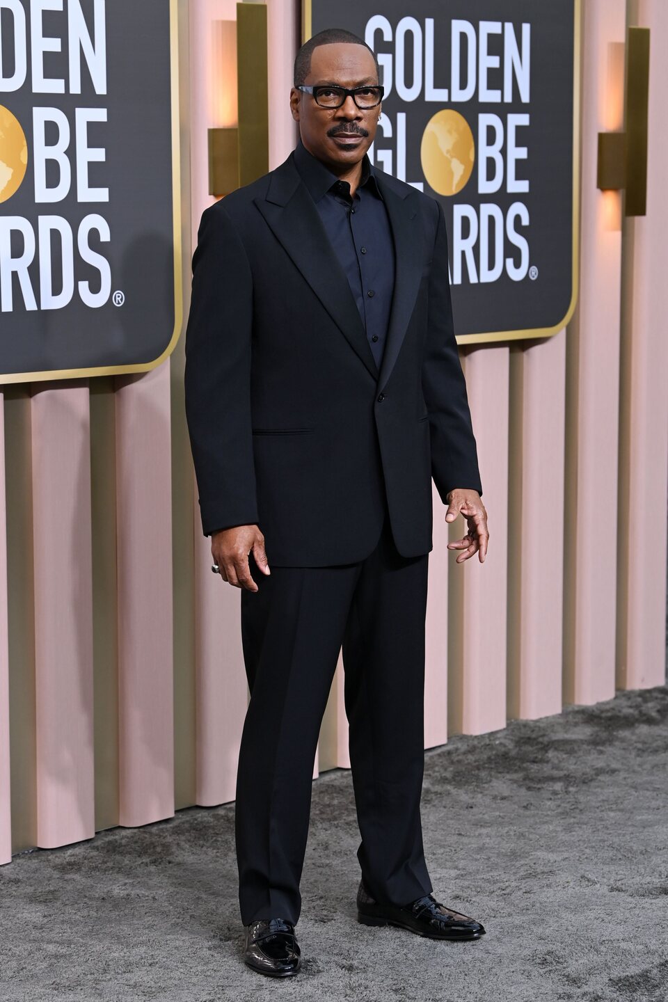 Eddie Murphy at the Golden Globes 2023 red carpet