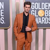 Andrew Garfield at the Golden Globes 2023 red carpet