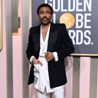 Donald Glover at the Golden Globes 2023 red carpet