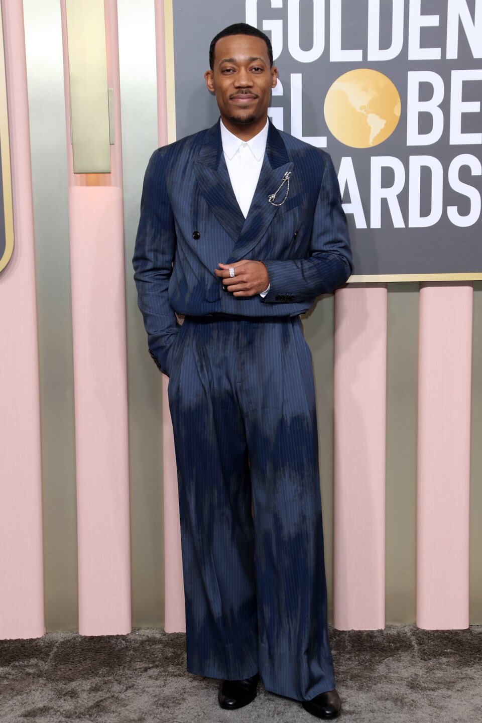 Tyler James Williams at the Golden Globes 2023 red carpet