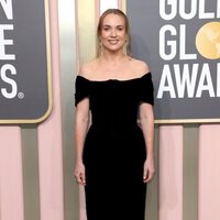 Kerry Condon at the Golden Globes 2023 red carpet