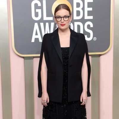 Sarah Polley at the Golden Globes 2023 red carpet