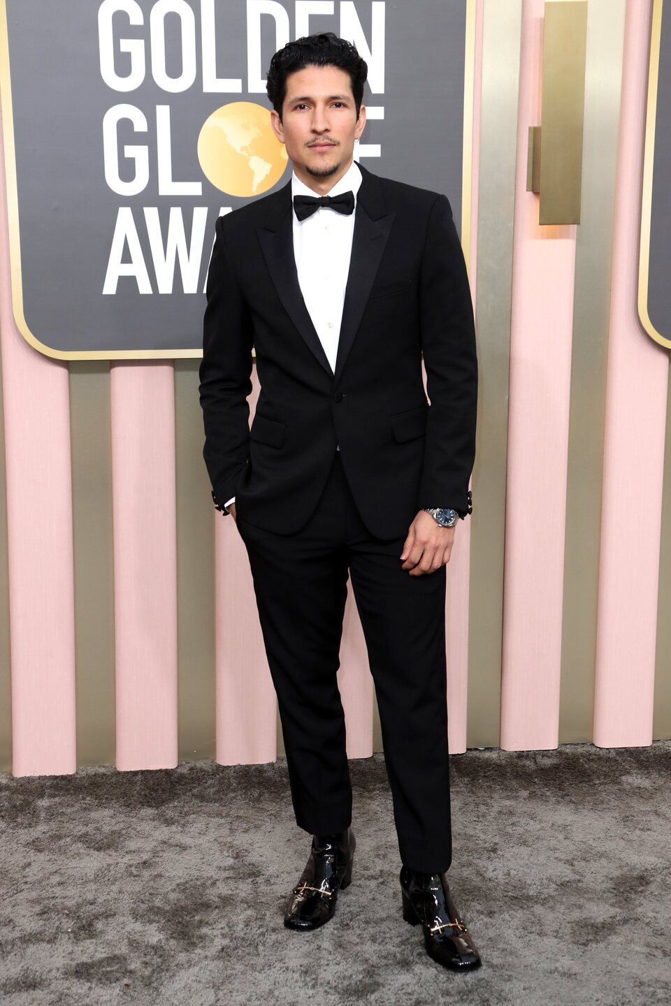 Danny Ramirez at the Golden Globes 2023 red carpet