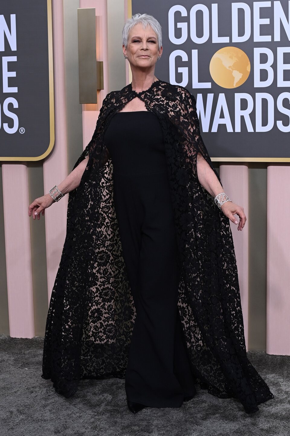 Jamie Lee Curtis at the Golden Globes 2023 red carpet