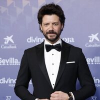 Álvaro Morte at the blue carpet of the Goya Awards 2023